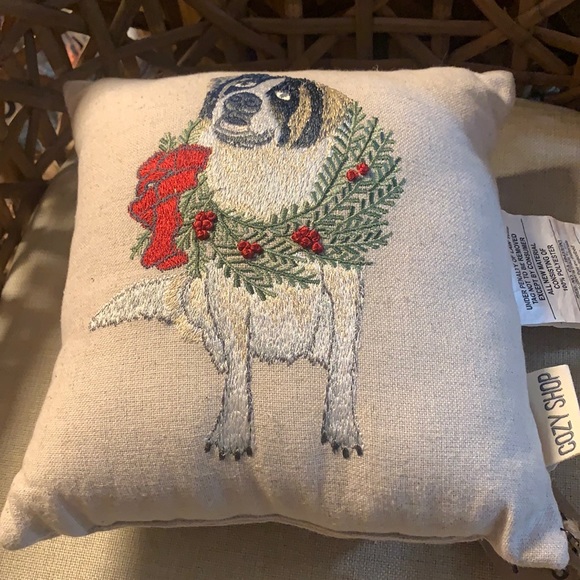 New Cozy Ship Dog Pillow Embroidered 11x11in NWT - Picture 1 of 1